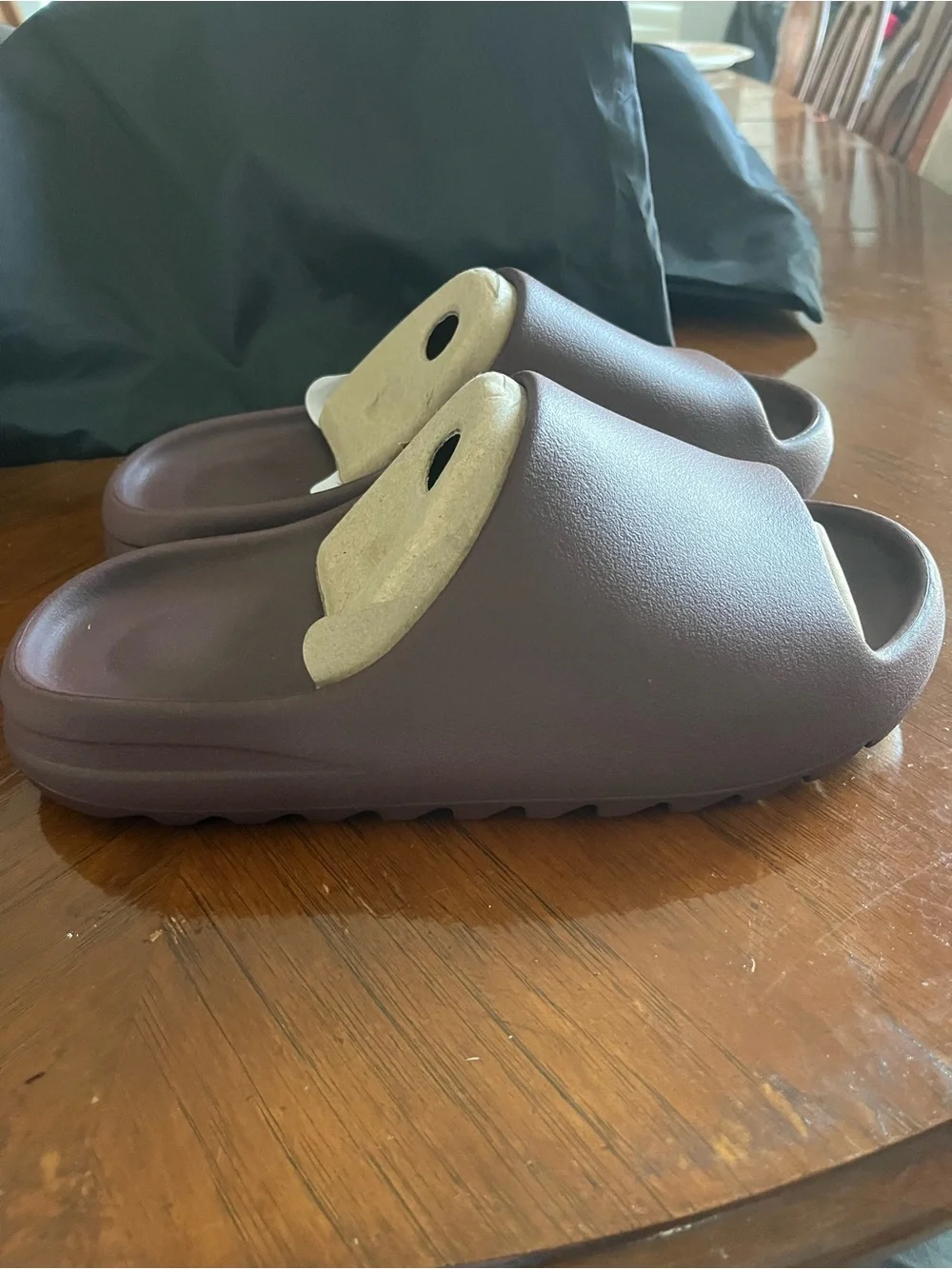 Unisex Yeezy Slide Sandals in Brown size 9 Comfortable Lightweight Slip-On
